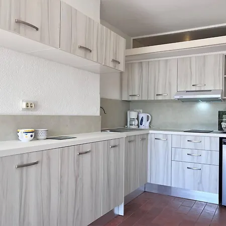 Studio 2 Couchages A 20m De La Plage Avec Balcon Et Store Solaire - - Fr-1-251-224 Apartment *